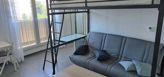 Beau studio meublé 28m2 avec balcon et garage