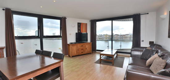 Flat to rent in Ocean Wharf, Canary Wharf E14