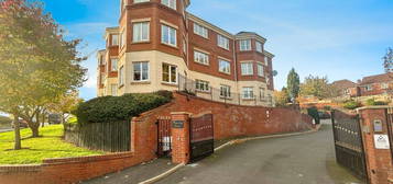 3 bed flat to rent