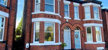 5 bedroom semi-detached house for sale