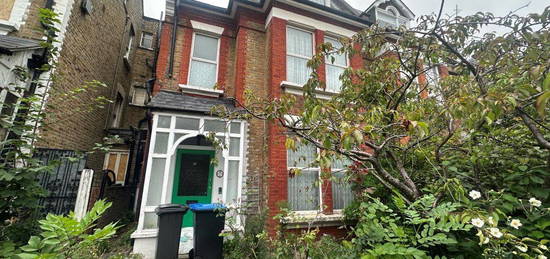 5 bed terraced house for sale