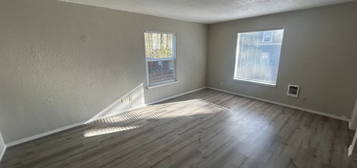 901 S Lincoln St Apt 8, Spokane, WA 99204