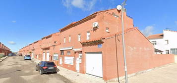 Casa en calle El Puntal en Magán