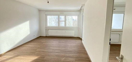 Am Weidengraben! Sanierte 2 ZKB Wohnung ab 01.03.2025