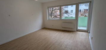 Helle 1 Zimmerwohnung in Tegel, mit Balkon, nahe U-Bahn