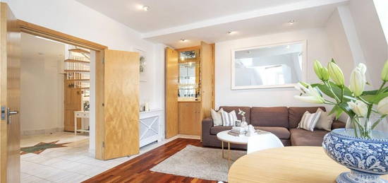 Flat to rent in Bank Chambers, Jermyn Street, St James's, London SW1Y