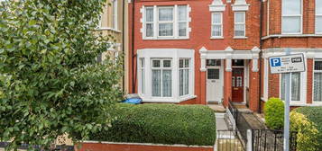 5 bedroom terraced house for sale