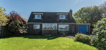 4 bed detached house for sale