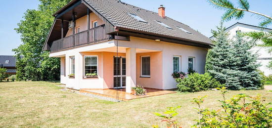 Prodej  rodinného domu 234 m², pozemek 1 274 m²