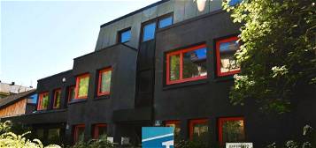 Renovierungsbedürftiges Geschäftshaus mit Wohnungen in Ingolstadt, Nord, zentrumsnah