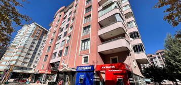 AHMET ÖZCAN CADDESİNE CEPHE KİRALIK 3+1 DAİRE