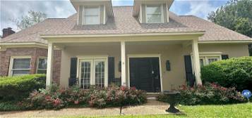 6231 Waterford Dr, Jackson, MS 39211