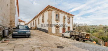 Quinta com produção de vinho, São da Pesqueira, Viseu