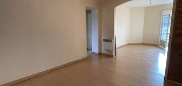 Appartement  à louer, 3 pièces, 2 chambres, 56 m²