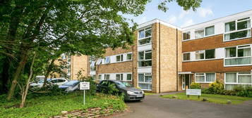 Flat for sale in Hampton Road, Teddington TW11