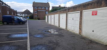 Parking/garage to rent in Garage At Links Close, Portslade BN41