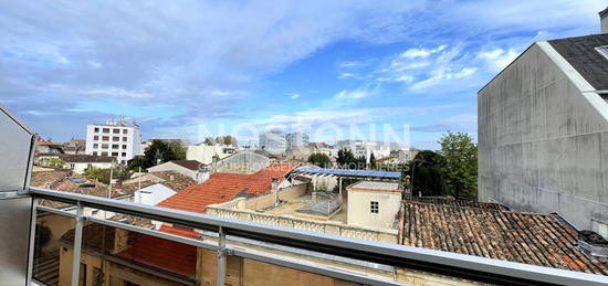 Bordeaux Saint Genes appartement T2 dernier étage grand balcon avec vue dégagée + parking