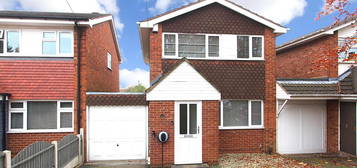 Link-detached house to rent in Amos Lane, Wednesfield, Wolverhampton WV11