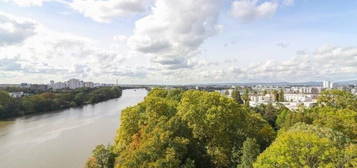 Ihr neues Zuhause im "Klein Venedig" von Frankfurt! Schicke 2-Zi.Wohnung mit Balkon