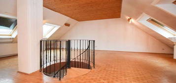 Maisonette mit Balkon in zentraler Lage!