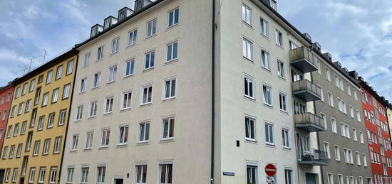 Toplage - Maxvorstadt: Stilvolle 2-Zimmer-Wohnung mit Südbalkon