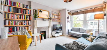 Flat for sale in Oakhurst Grove, East Dulwich, London SE22