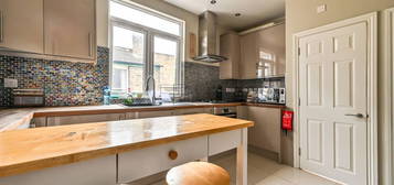 Maisonette to rent in Aldis Street, Tooting Broadway, London SW17