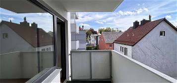 Attraktive 2-Zimmer-Wohnung mit Balkon und Einbauküche in Neusäß/Steppach