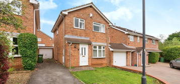 3 bedroom link detached house for sale