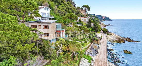 Villa unifamiliare via Anselmino 10, Centro, Varazze