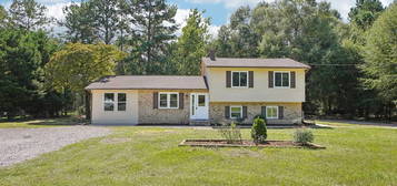 1379 Juniper Lake Rd, West End, NC 27376