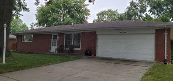 103 McKnight Rd, Fairview Heights, IL 62208