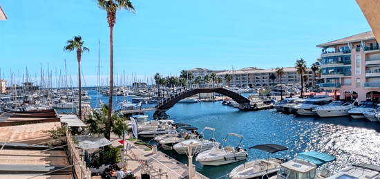 2P 46m2 VUE MER / PORT FREJUS