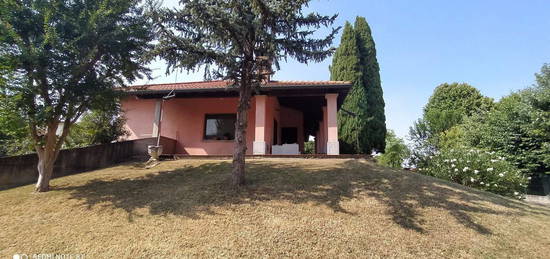 Villa in vendita in via J.F.Kennedy, 11