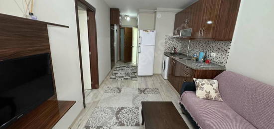 Kayalık caddesine yakın 1+1 klimalı kiralık apart