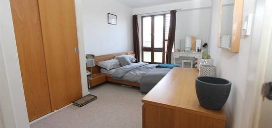 Flat to rent in Dock Street, Leeds LS10