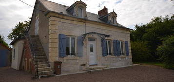 Maison en pierre entièrement restauré à URZY DEMEURS