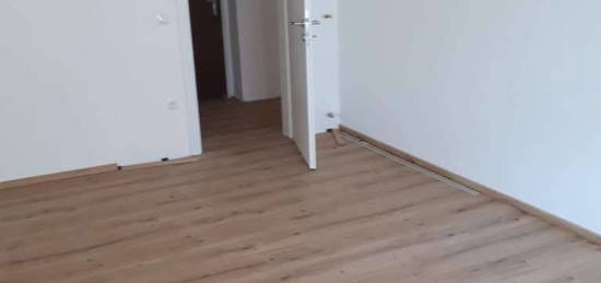 Top renovierte 2-Zimmer-Wohnung in Uninähe