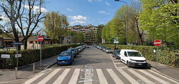 Monolocale ZONA NAVIGLI CON BALCONE