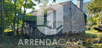 Moradia com terreno em Ardegão