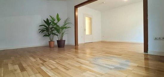 Charmantes Altbau-Domizil, 3,5 Zimmer auf 105 m², mit Terrassenbereich im 2.OG in Essen-Kray