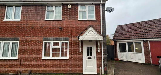 3 bedroom semi-detached house