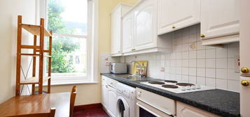 Flat to rent in Penywern Road, Earls Court, London SW5