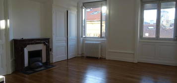 Location appartement 6 pièces 147 m²