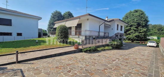 Villa unifamiliare via Stelvio, Centro, Giussano