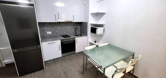 Apartamento de alquiler en Rúa Menéndez Pelayo, Camelias - Pi y Margall