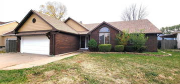 2406 Pheasant Ln, Salina, KS 67401-3796