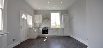 2 bed flat to rent