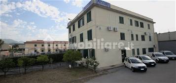 Palazzo - Edificio via Firmio Leonzio 14, Zona Industriale - San Leonardo, Salerno