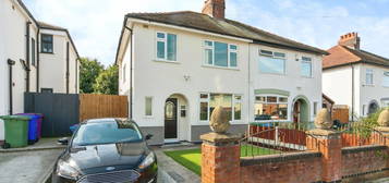 3 bed semi-detached house for sale